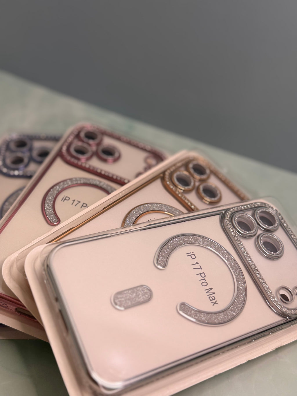 Handyhülle für iPhone 17 Pro Max mit funkelndem Rahmen