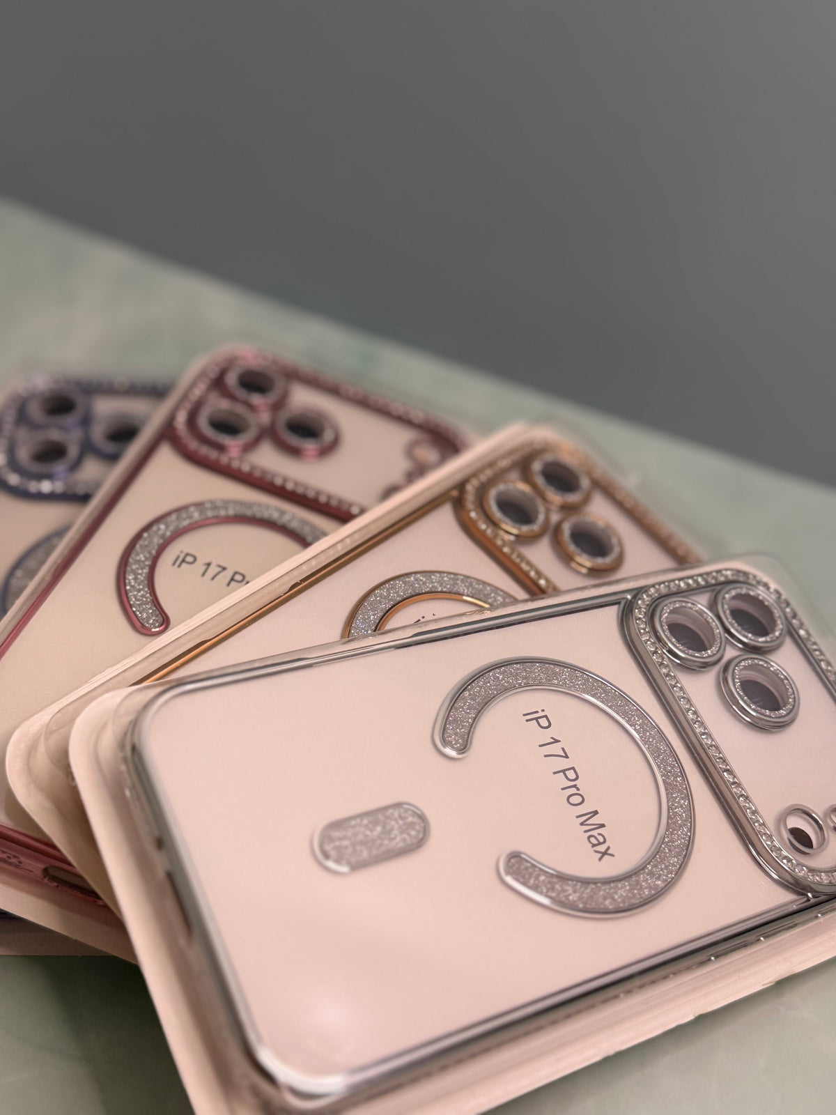 Handyhülle für iPhone 17 Pro Max mit funkelndem Rahmen
