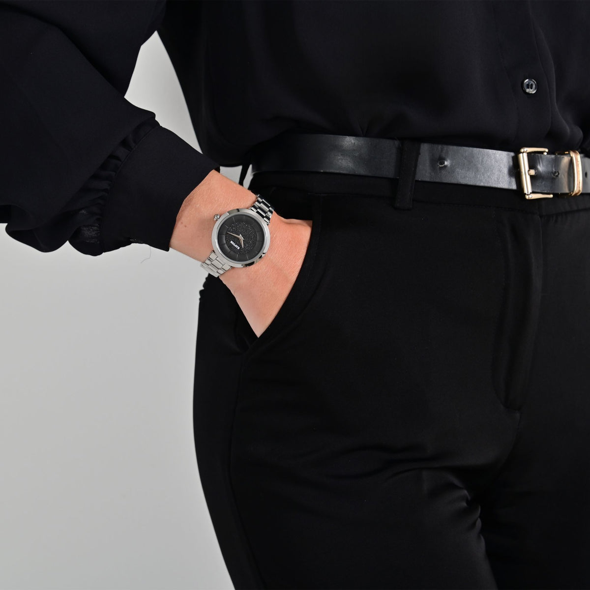 Raptor Damenuhr – Elegantes Silberarmband mit schwarzem Zifferblatt